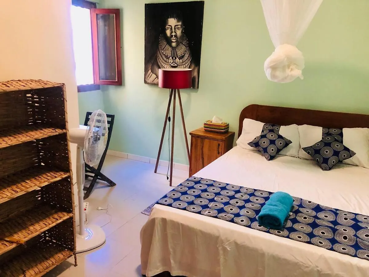 Fadidi House Bed & Breakfast Dakar Senegal